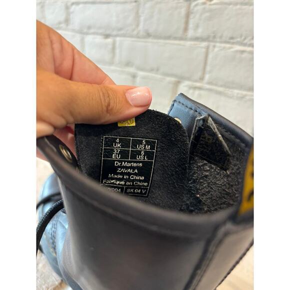 Dr. Martens Zavala Combat Boot Leather Black - Picture 4 of 8